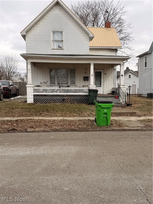 912 Orchard St, Coshocton, OH, 43812-1723 | Card Image