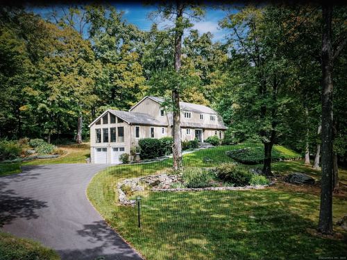 63 Lounsbury Rd, Ridgefield, CT, 06877-4711 | Card Image