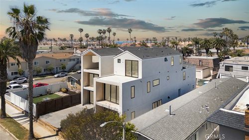 307 14th St, Huntington Beach, CA, 92648-4287 | Card Image