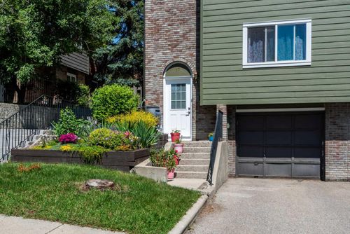 17-210 86 Avenue Se, Calgary, AB, T2H1N6 | Card Image
