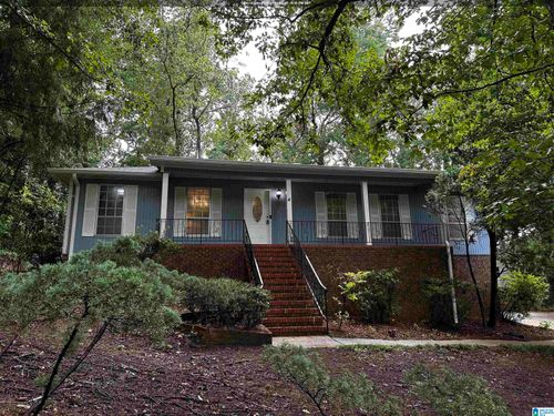 104 Maple St, MAYLENE, AL, 35114-6032 | Card Image