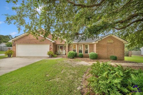 305 Wexford Cir, Bonaire, GA, 31005-4728 | Card Image