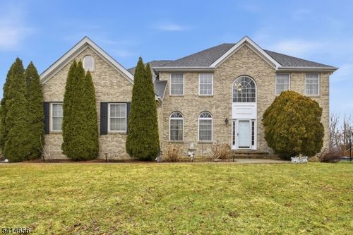 415 Maxwell Dr, Stewartsville, NJ, 08886-3250 | Card Image