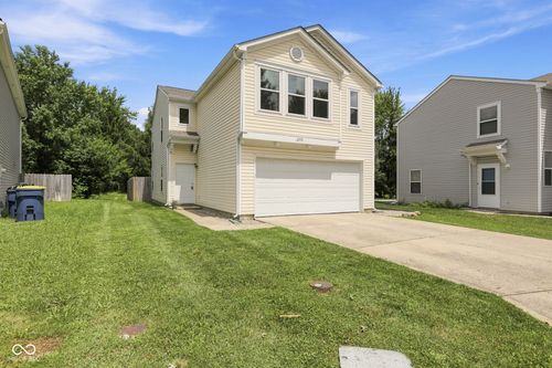 12748 Crescent Dr, Carmel, IN, 46032-2092 | Card Image