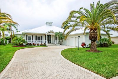 16170 Bentwood Palms Drive, House other with 4 bedrooms, 2 bathrooms and null parking in Fort Myers FL | Image 3