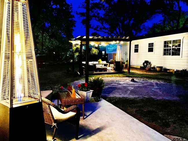902 S Florey Ave, House other with 3 bedrooms, 2 bathrooms and null parking in Mt Pleasant TX | Image 24