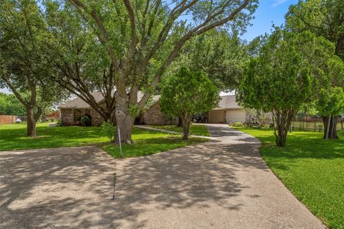 1692 W Tate St, Robinson, TX, 76706-5553 | Card Image