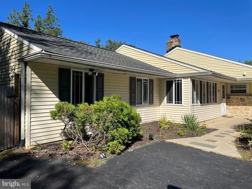 511 Heather Rd, EXTON, PA, 19341-2411 | Card Image