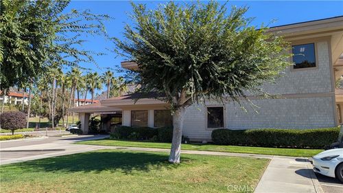 8860 Lawrence Welk Dr, Escondido, CA, 92026-6403 | Card Image