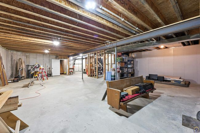 6010 Sw Douglas Rd, House other with 3 bedrooms, 3 bathrooms and null parking in Topeka KS | Image 37