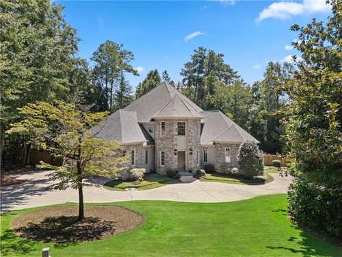 5027 Greenpine Dr, Atlanta, GA, 30342-2401 | Card Image