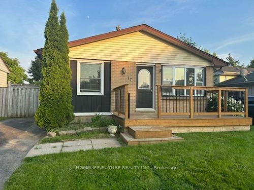 17 Villeneuve Cres, London, ON, N5V1M7 | Card Image