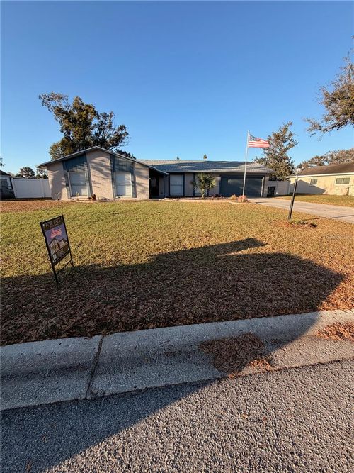 1210 Lady Elaine Dr, Valrico, FL, 33594-5822 | Card Image