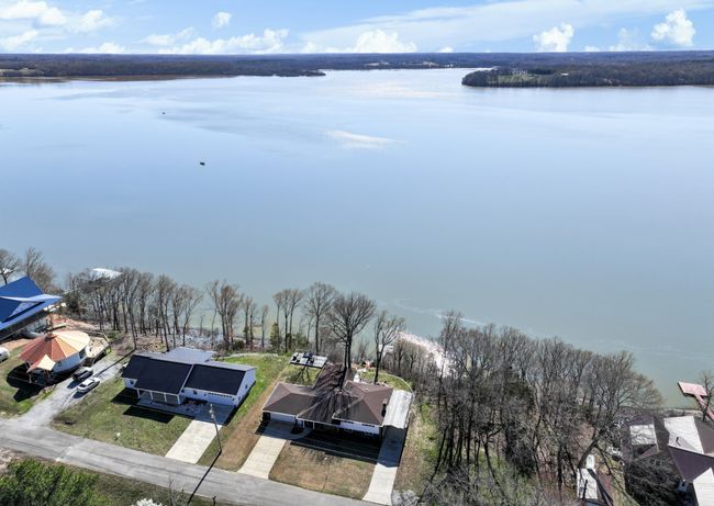 591 Shore Dr, House other with 3 bedrooms, 2 bathrooms and 2 parking in Big Sandy TN | Image 59