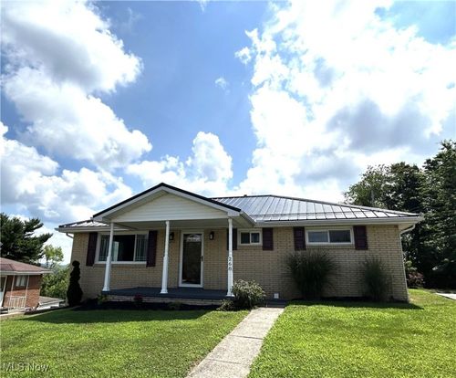 268 Skyview Dr, Weirton, WV, 26062-2048 | Card Image
