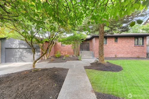 14512 38th Ave Ne, Lake Forest Park, WA, 98155-7808 | Card Image