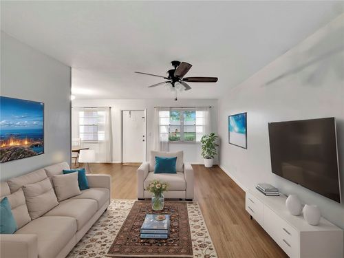 apt-105-38 Vista Gardens Trl, Vero Beach, FL, 32962-1738 | Card Image