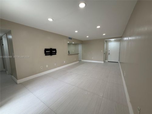 113-22-9405 Fontainebleau Blvd, Miami, FL, 33172-7501 | Card Image