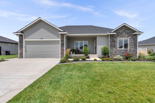 1201 Wetstone Dr, Salina, KS, 67401-6476 | Card Image