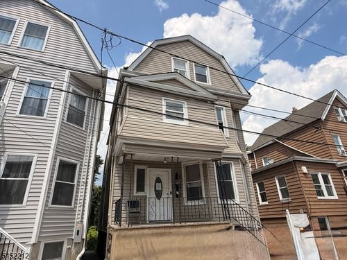 135 Hobson St, Newark, NJ, 07112-1321 | Card Image