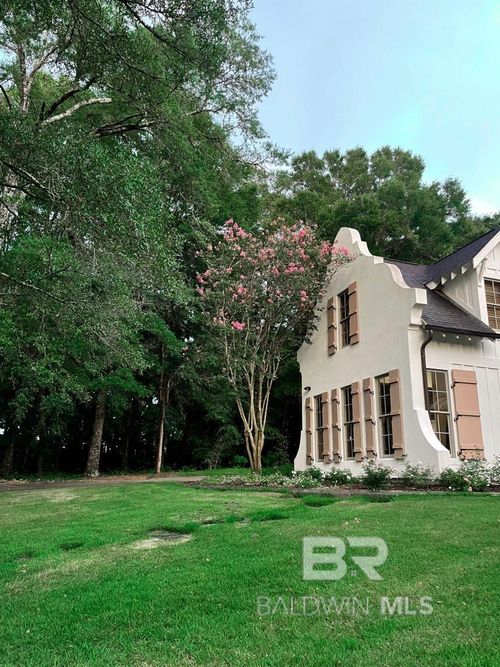 9282 Twin Beech Rd, Fairhope, AL, 36532-3711 | Card Image