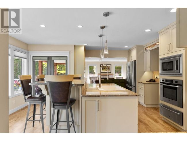 464 Cascia Dr, House other with 4 bedrooms, 4 bathrooms and 2 parking in Kelowna BC | Image 6