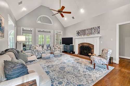 239 Horseshoe Lake Dr, Spartanburg, SC, 29306-6663 | Card Image