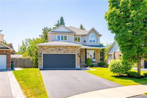 72 Beardmore Crescent, Acton, ON, L7J2Z1 | Card Image