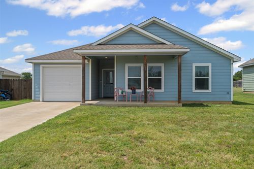 323 Blakney St, Cleburne, TX, 76031-2744 | Card Image