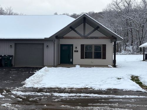 2729 Barnhill Rd, New Philadelphia, OH, 44663-8873 | Card Image