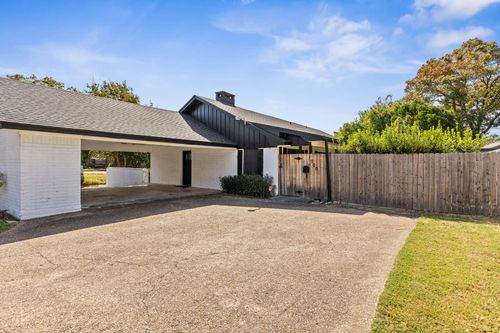 1700 Laurel Lake Dr, Waco, TX, 76710-2828 | Card Image