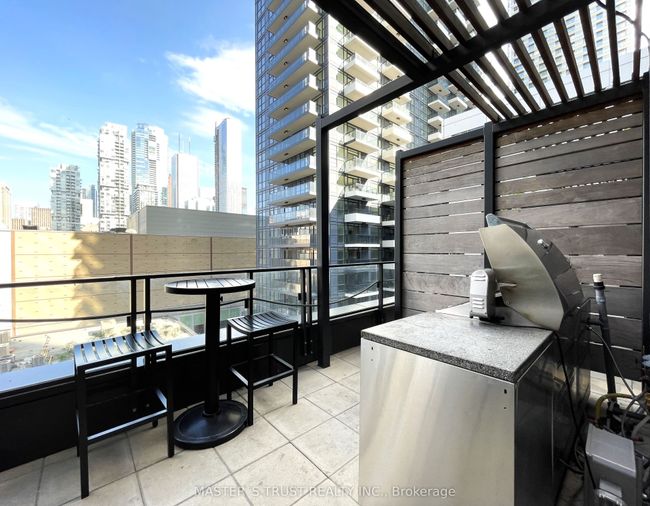809 - 125 Peter St, Condo with 2 bedrooms, 1 bathrooms and 1 parking in Toronto ON | Image 23