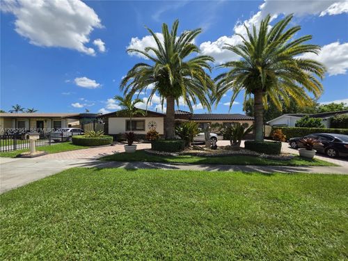 8450 Nw 178th St, Hialeah, FL, 33015-3531 | Card Image