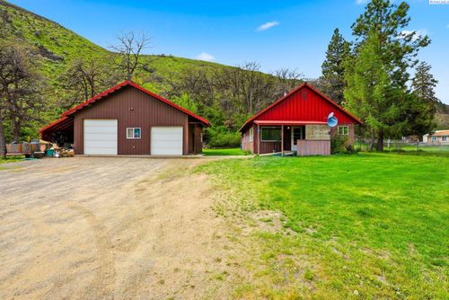 150 Tampico Park Road, Yakima, WA, 98903 | Card Image