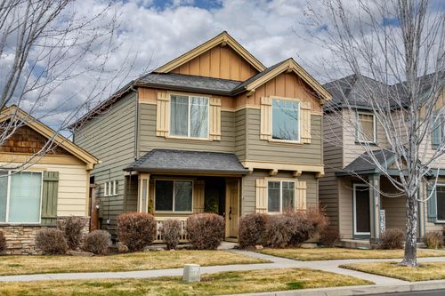 61209 Dayspring Dr, Bend, OR, 97702-2972 | Card Image
