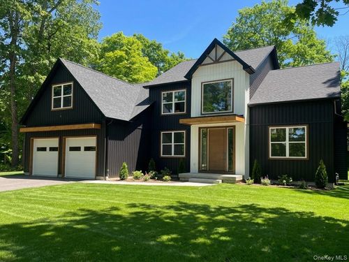43 Maple Hill Dr, Millbrook, NY, 12545-6143 | Card Image