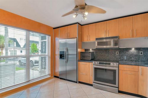 812 Ne 26th Ave, Hallandale Beach, FL, 33009-2939 | Card Image