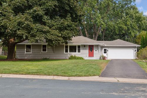 8225 Xerxes Ave S, Bloomington, MN, 55431-1002 | Card Image