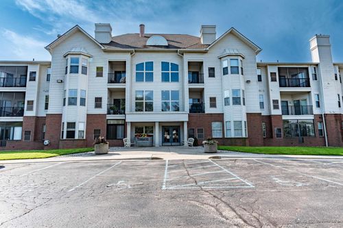 39178 Hayes Rd, Clinton Township, MI, 48038-5717 | Card Image