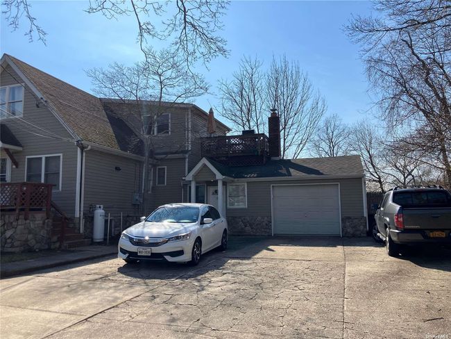 3 - 10 Lakeview Dr, Home with 2 bedrooms, 1 bathrooms and null parking in Kings Park NY | Image 8