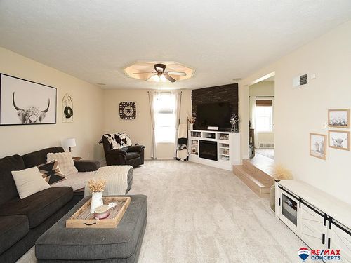 649 W 2nd St, Wahoo, NE, 68066-1807 | Card Image