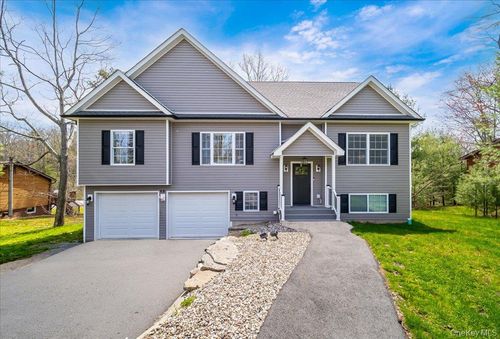 68 Picadilly Cir, Rock Hill, NY, 12775-6403 | Card Image