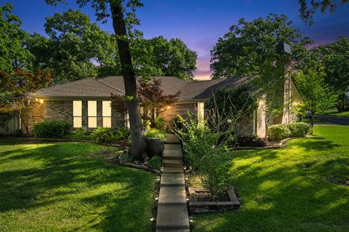 1301 Windsong Ln, Longview, TX, 75604-2814 | Card Image