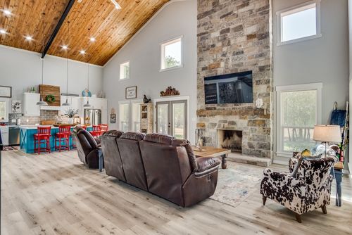 385 Brown Rd, Palo Pinto, TX, 76484-3938 | Card Image