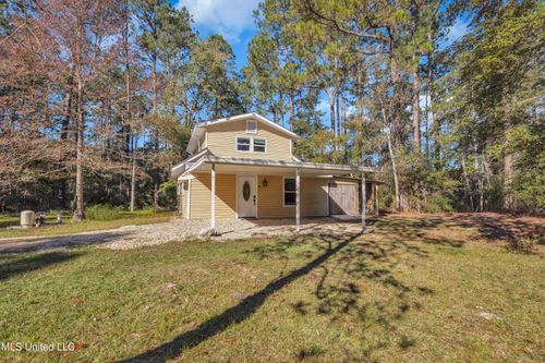 7008 Crazy Horse Dr, Kiln, MS, 39556-6748 | Card Image