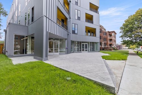 304-655 W Willis St, Detroit, MI, 48201-1690 | Card Image