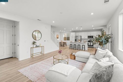 953 Arneis Ave, Manteca, CA, 95337-6779 | Card Image