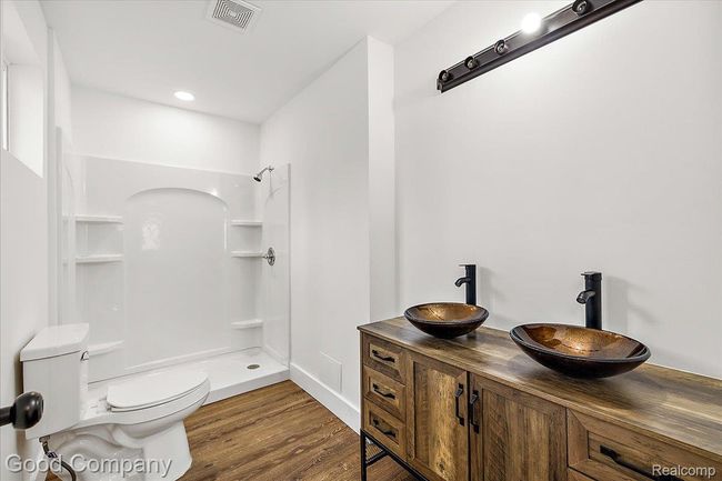 27-494 Bloomfield Ave-27.jpg | Image 11
