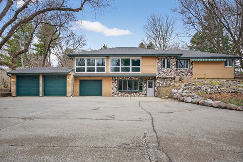 38W042 Silver Glen Rd, St. Charles, IL, 60175-6820 | Card Image