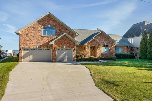 37580 Lakeshore Dr, Harrison Township, MI, 48045-5806 | Card Image